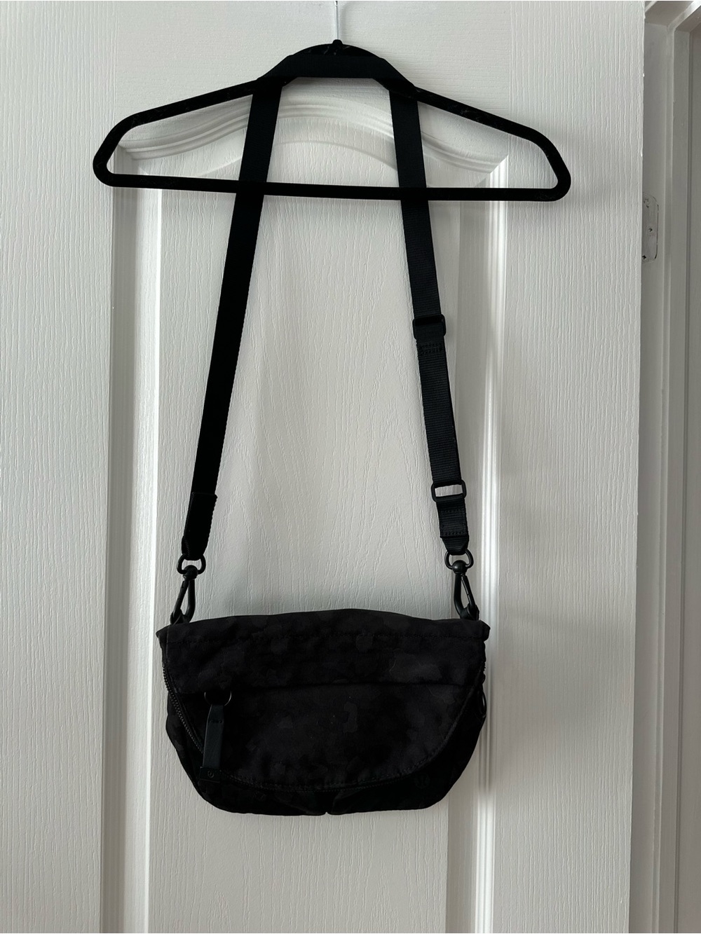 lululemon All night festival Black Camo Crossbody Bag